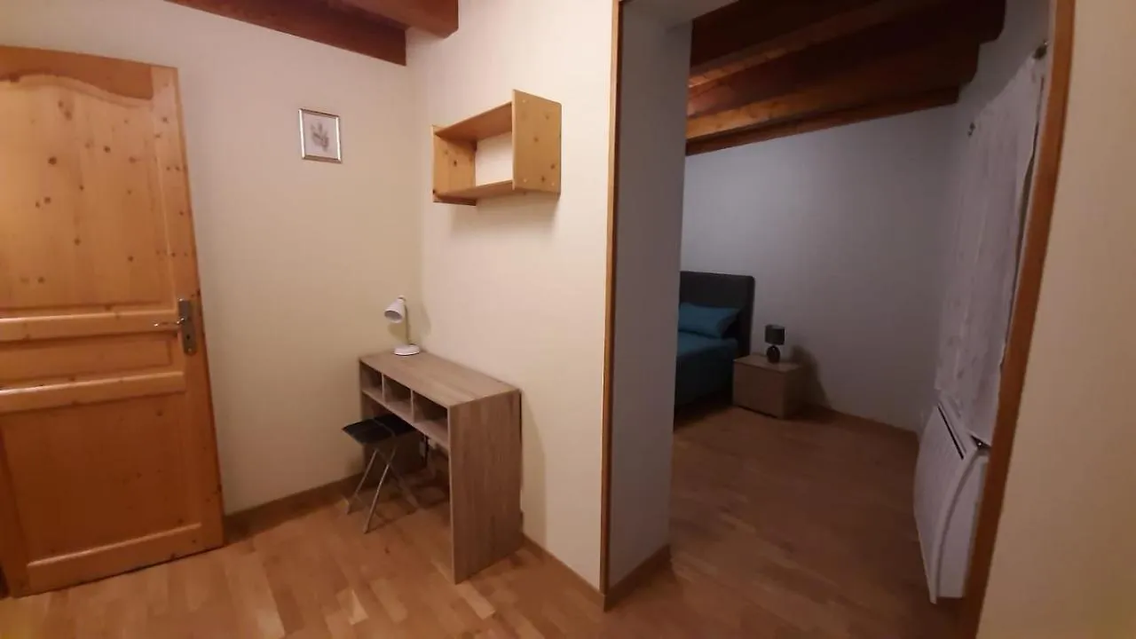 Сasa de vacaciones Petite maison de village située entre lacs, cascades et montagnes Virieu-le-Grand