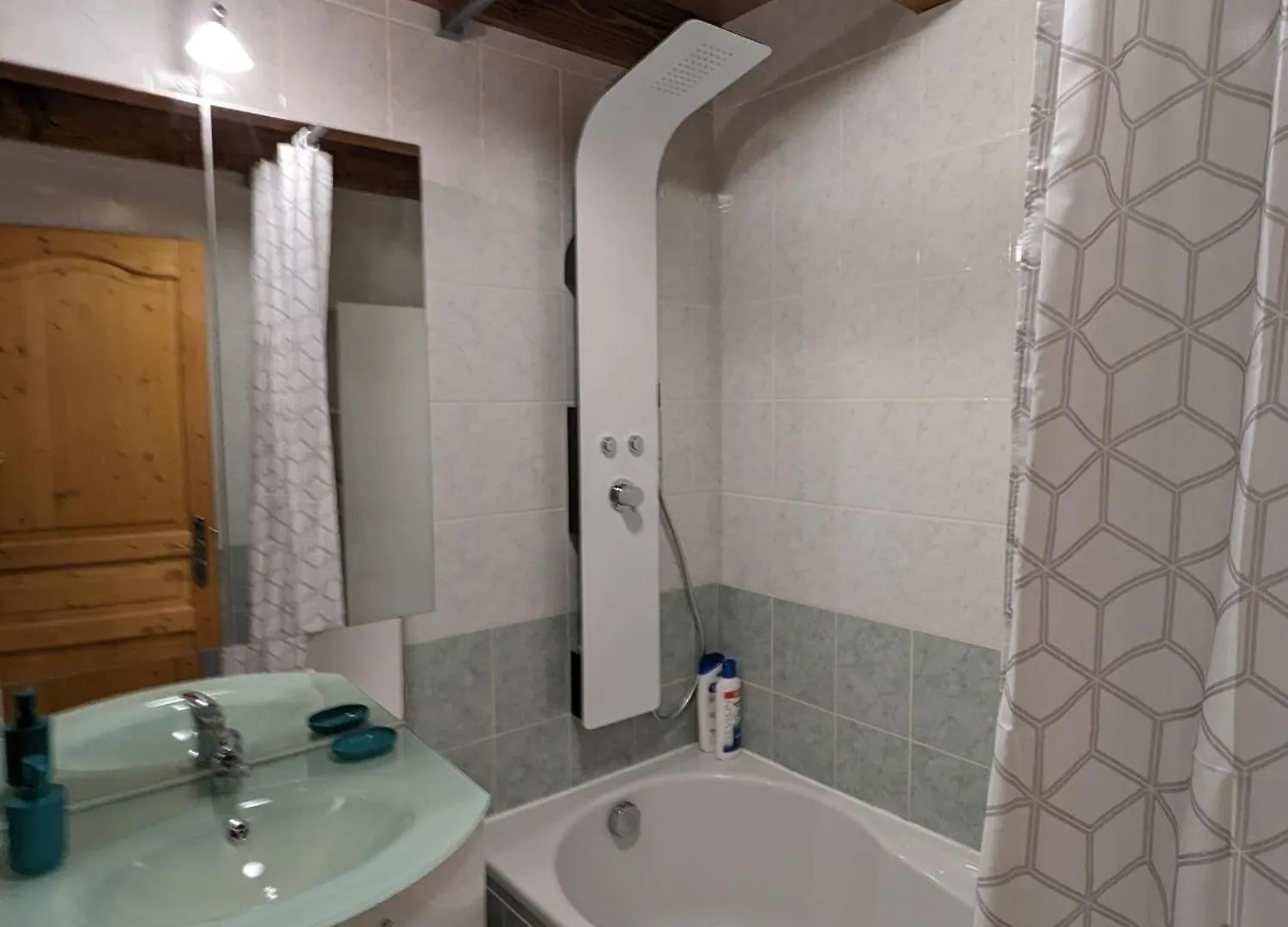 Сasa de vacaciones Petite maison de village située entre lacs, cascades et montagnes Virieu-le-Grand