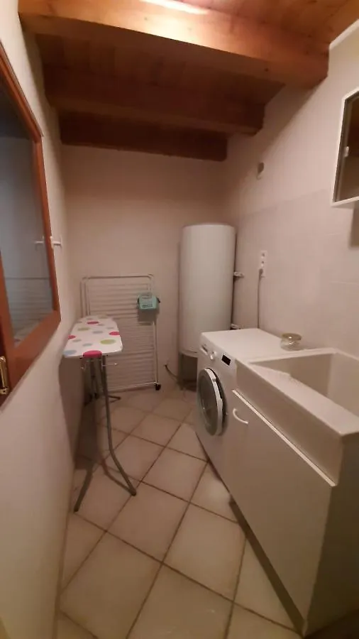 Petite Maison De Village Situee Entre Lacs, Cascades Et Montagnes Virieu-le-Grand 0*,  France